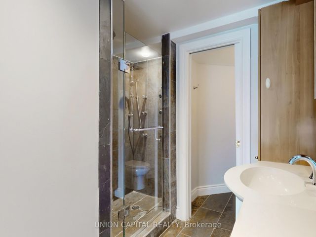 1008 - 28 Hollywood Ave