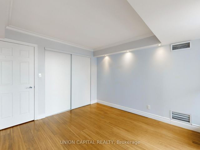 1008 - 28 Hollywood Ave