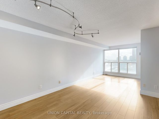 1008 - 28 Hollywood Ave
