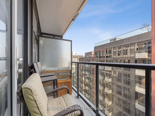 919 - 576 Front St