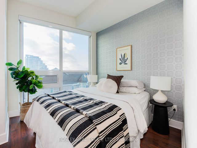 418 - 35 Brian Peck Cres