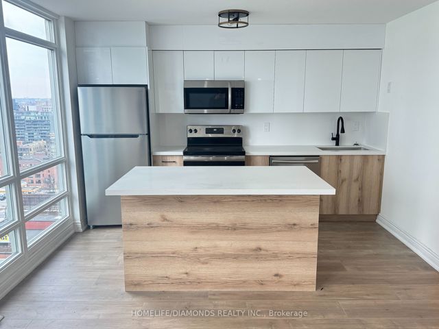 2601 - 381 Front St W