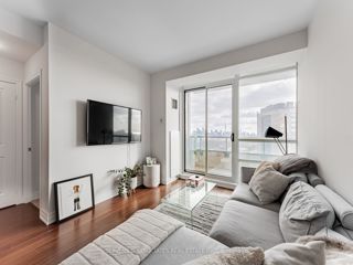 1607 - 500 St Clair Ave W