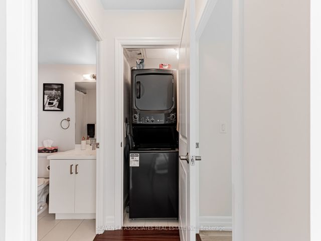 1607 - 500 St Clair Ave W
