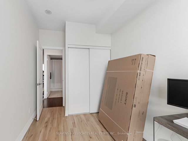 1607 - 500 St Clair Ave W
