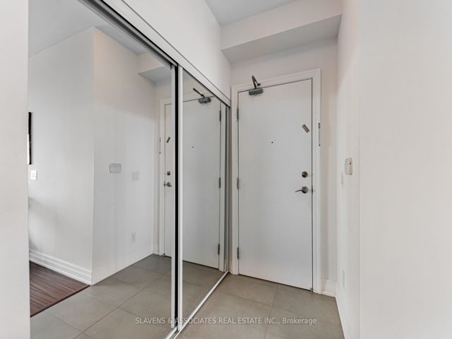 1607 - 500 St Clair Ave W