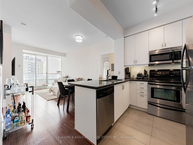 1607 - 500 St Clair Ave W