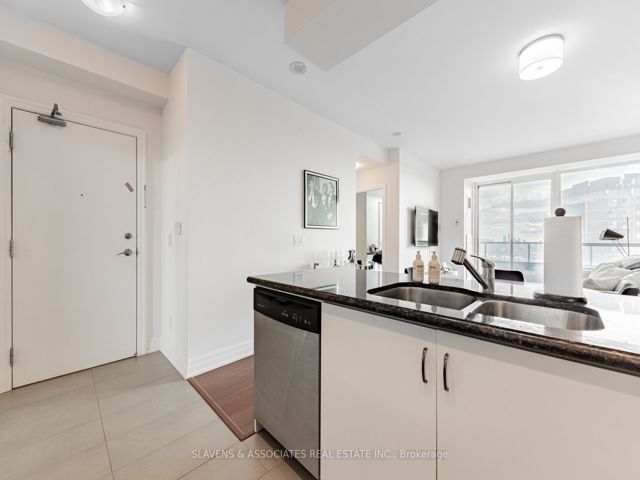 1607 - 500 St Clair Ave W