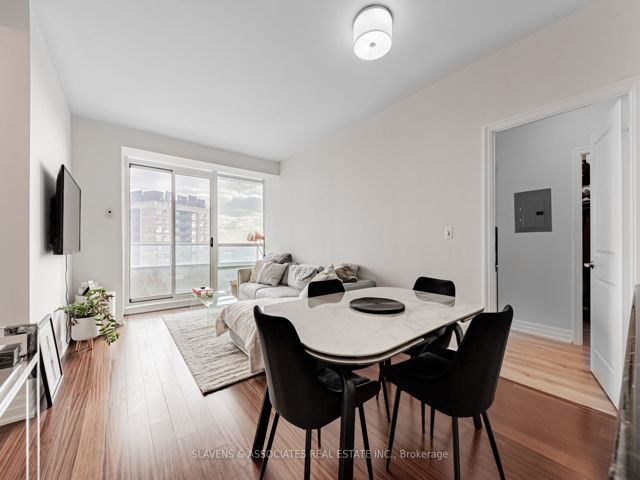 1607 - 500 St Clair Ave W