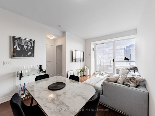 1607 - 500 St Clair Ave W
