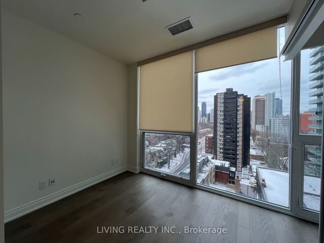 1007 - 17 Dundonald St