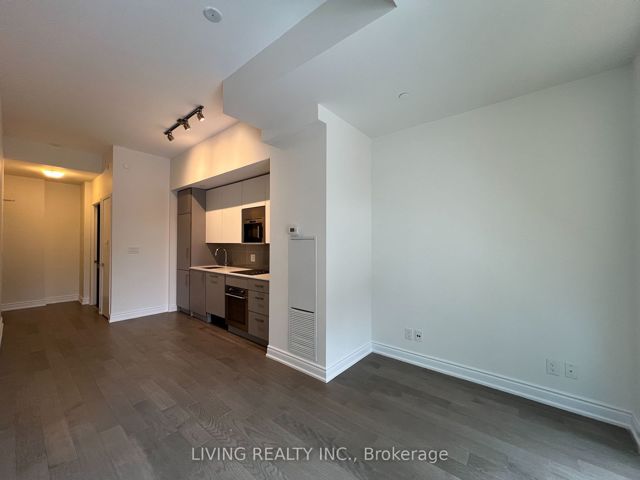 1007 - 17 Dundonald St