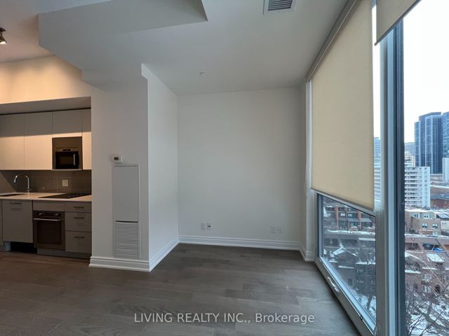 1007 - 17 Dundonald St
