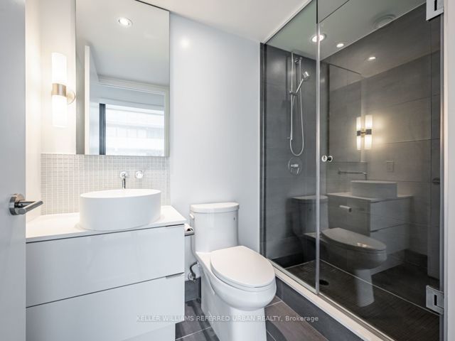 403 - 185 Roehampton Ave