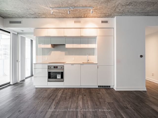 403 - 185 Roehampton Ave
