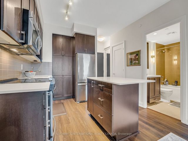 1404 - 18 Graydon Hall Dr