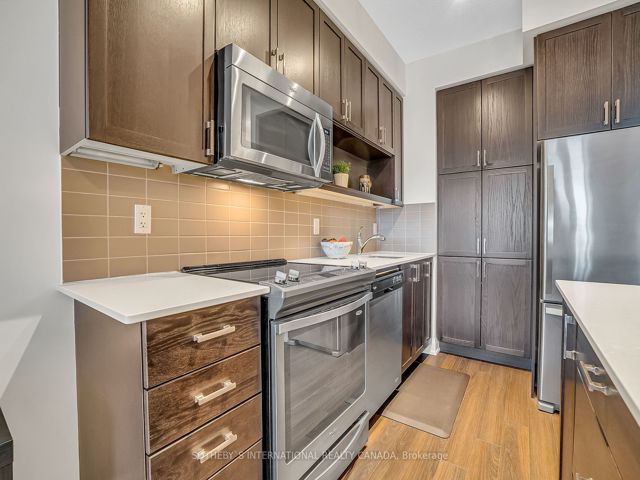 1404 - 18 Graydon Hall Dr