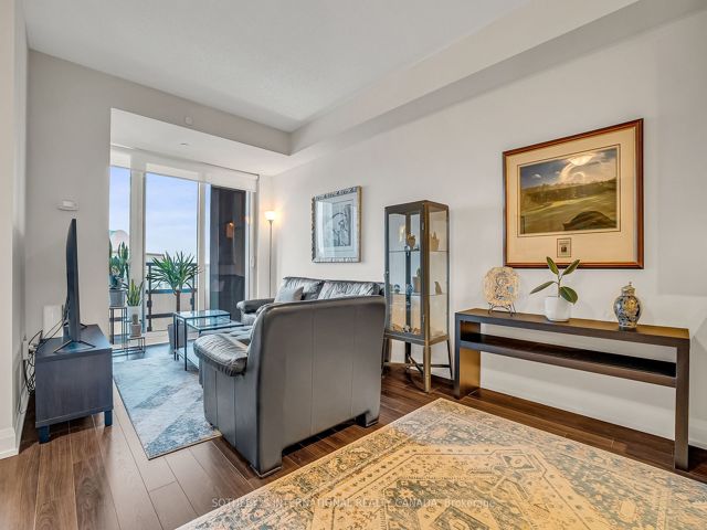 1404 - 18 Graydon Hall Dr