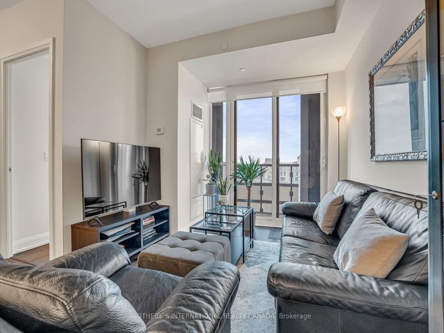 1404 - 18 Graydon Hall Dr