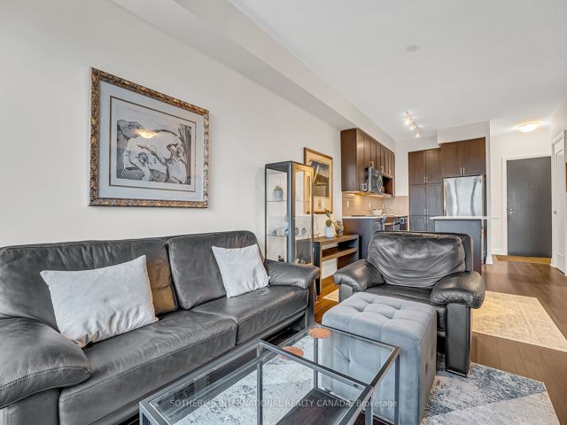 1404 - 18 Graydon Hall Dr
