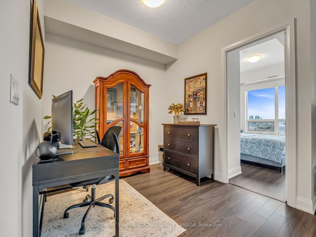 1404 - 18 Graydon Hall Dr