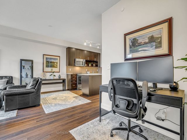 1404 - 18 Graydon Hall Dr