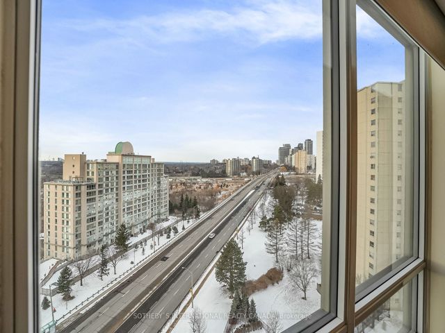 1404 - 18 Graydon Hall Dr