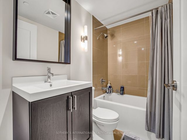 1404 - 18 Graydon Hall Dr