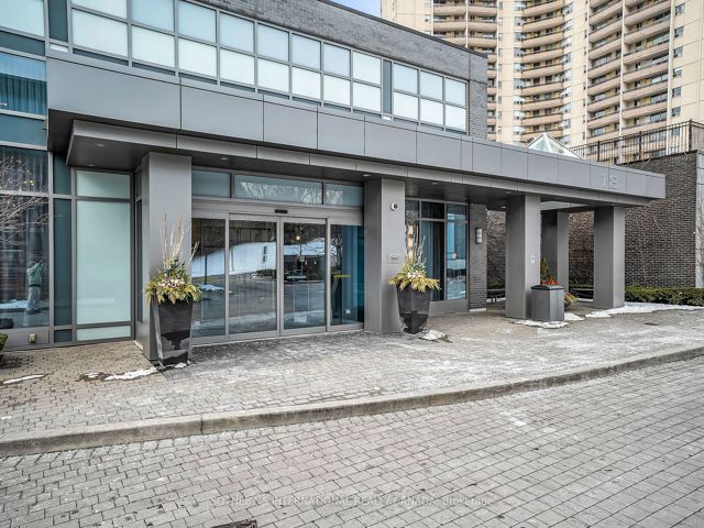 1404 - 18 Graydon Hall Dr