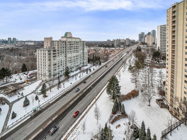 1404 - 18 Graydon Hall Dr