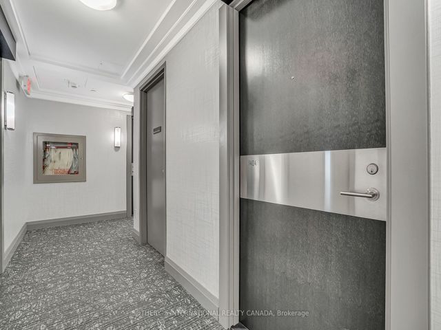 1404 - 18 Graydon Hall Dr
