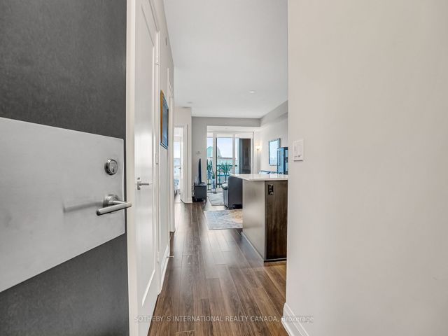1404 - 18 Graydon Hall Dr