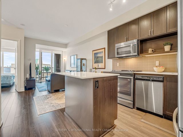 1404 - 18 Graydon Hall Dr