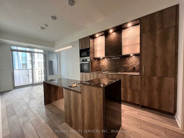 1207 - 11 Yorkville Ave