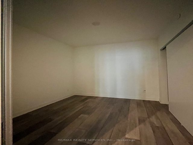 1207 - 11 Yorkville Ave