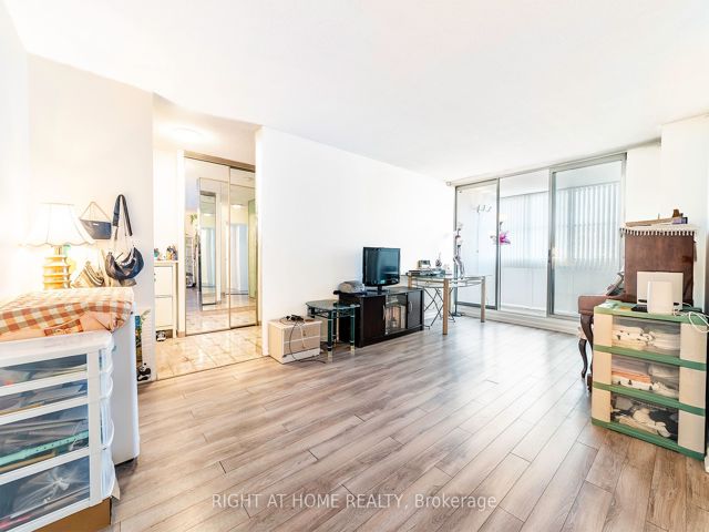 1407 - 205 Hilda Ave E