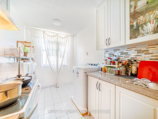 1407 - 205 Hilda Ave E