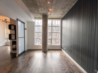 306 - 19 Brant St