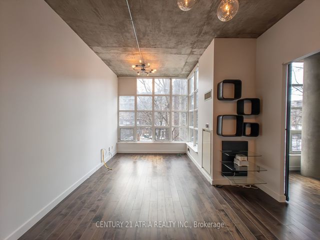 306 - 19 Brant St