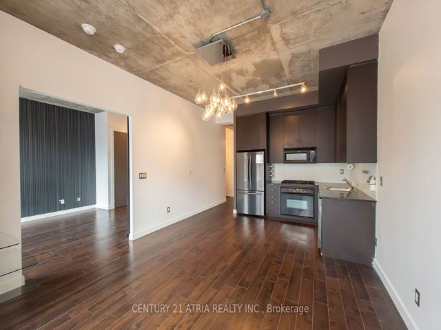 306 - 19 Brant St