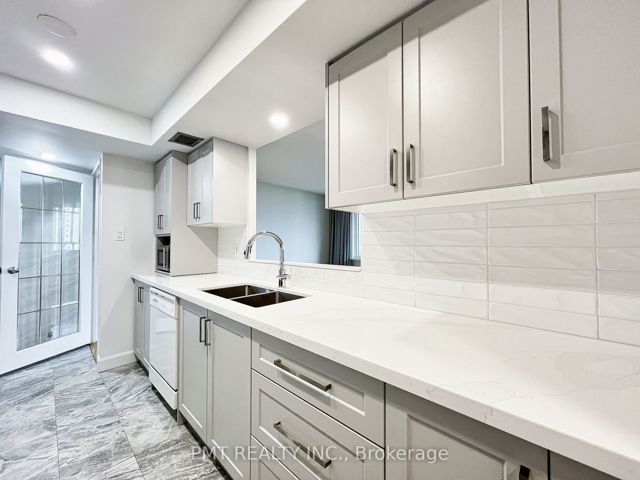 1404 - 75 Wynford Heights Cres