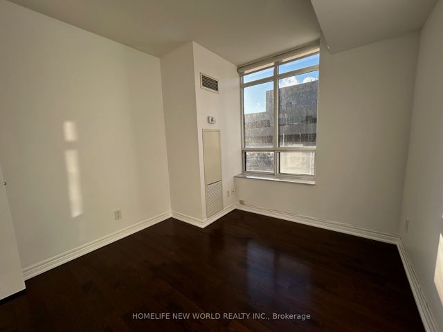 1105 - 60 St Clair Ave W