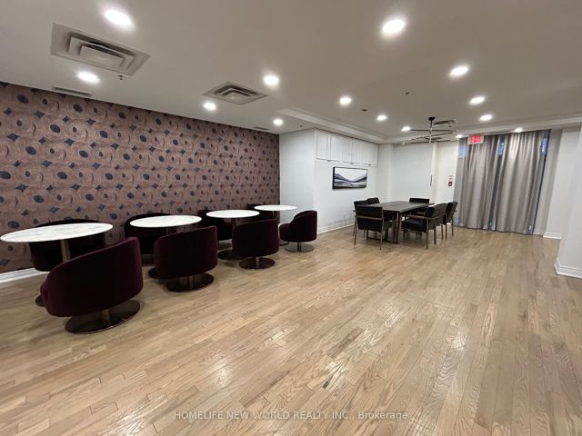 1105 - 60 St Clair Ave W