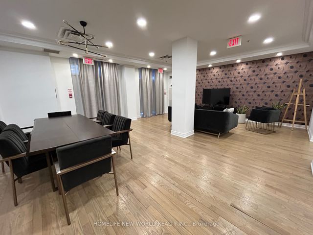 1105 - 60 St Clair Ave W