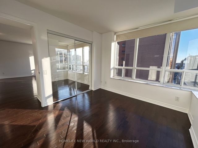 1105 - 60 St Clair Ave W
