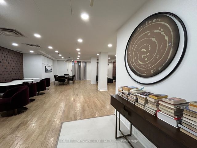 1105 - 60 St Clair Ave W