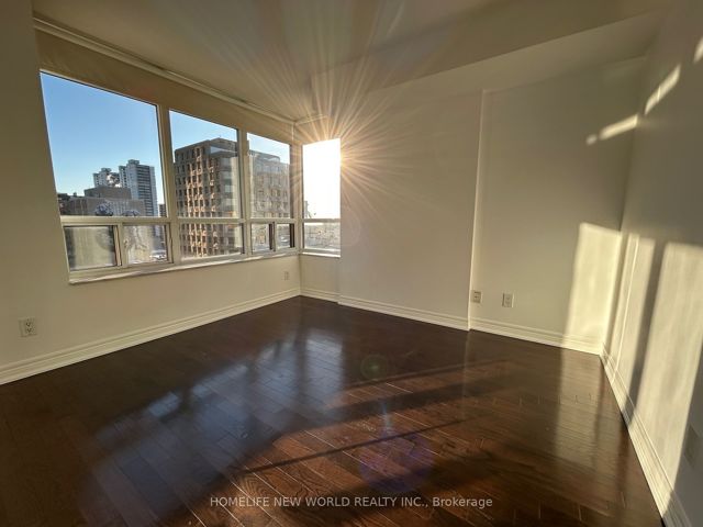 1105 - 60 St Clair Ave W
