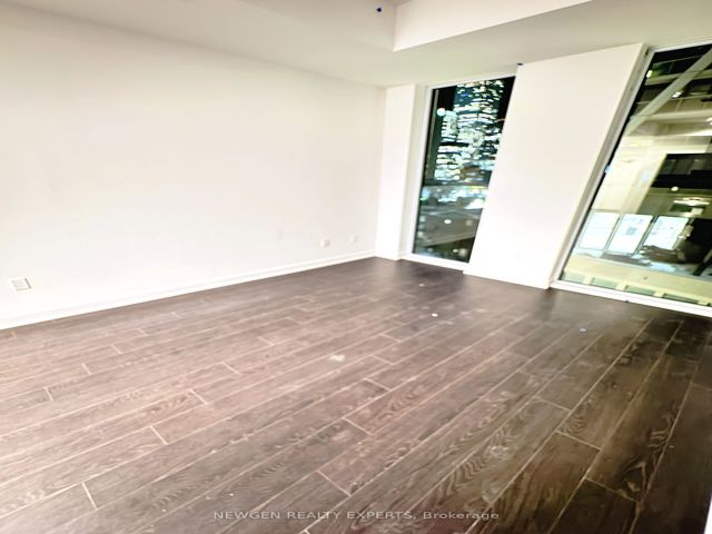 705 - 238 Simcoe St