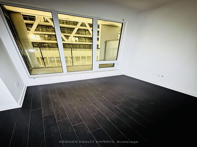 705 - 238 Simcoe St