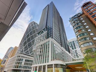 705 - 238 Simcoe St